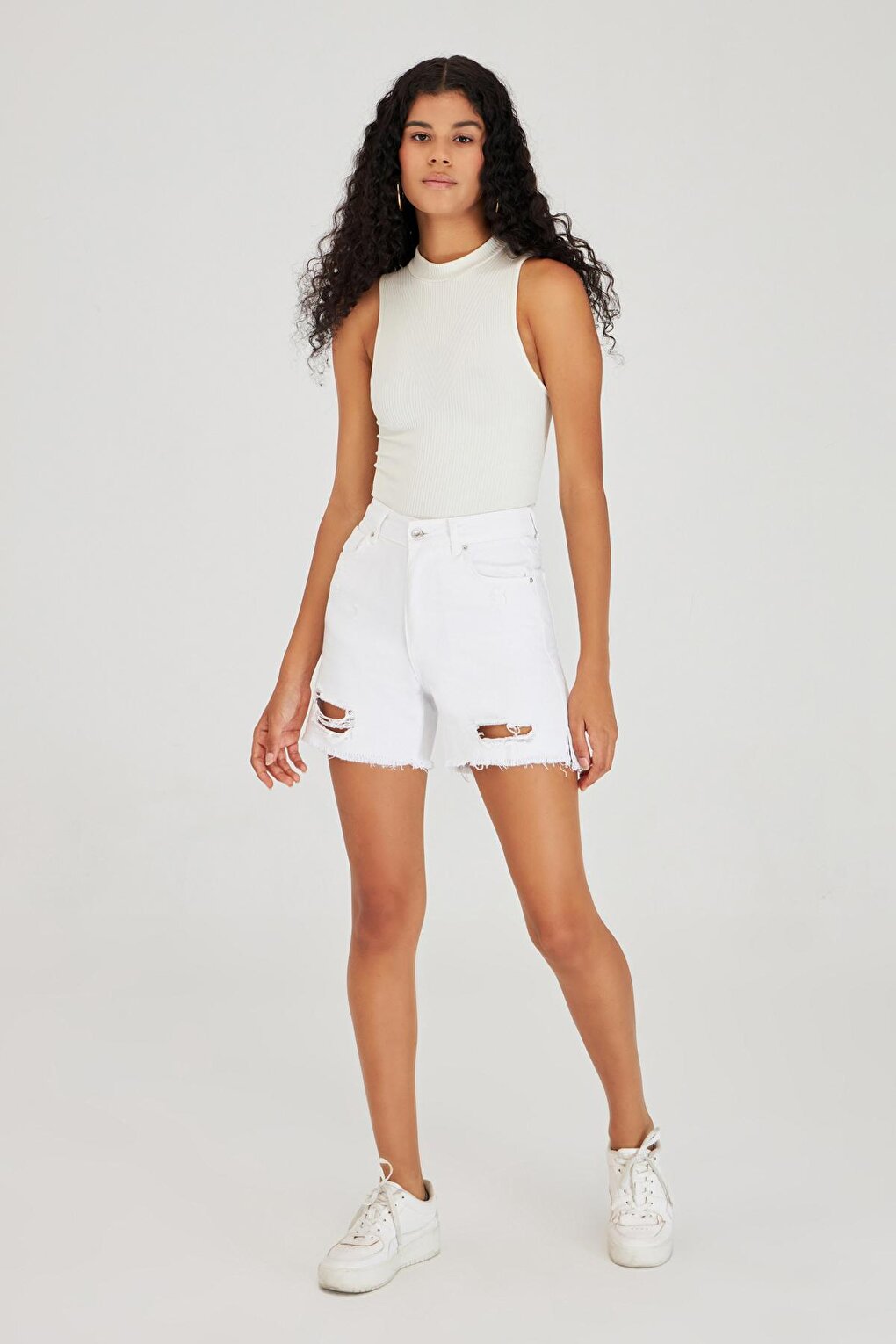 Women's White Ripped Detailed White Jean Shorts