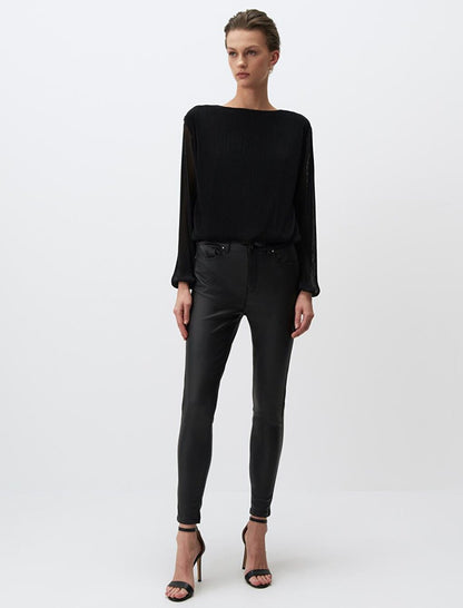 Black Crew Neck Long Sleeve Pleated Blouse