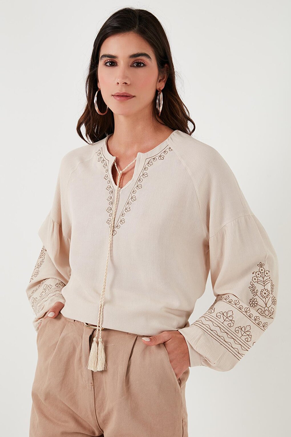 Tie Collar and Embroidered Sleeves V-Neck Regular Fit Blouse 611BZ0368