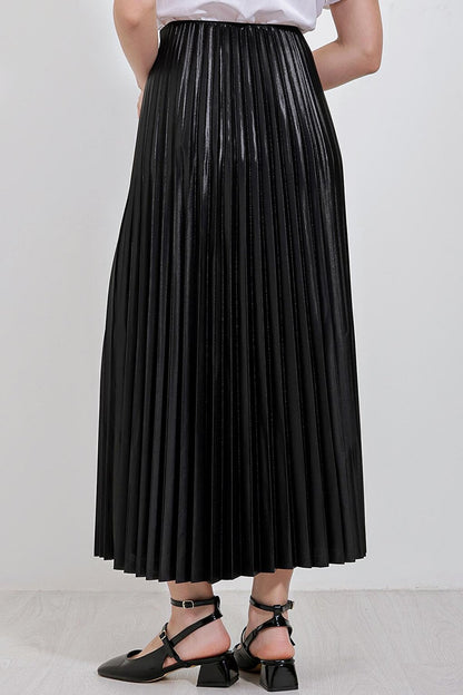 8009 Leather Look Pleated Skirt - Black