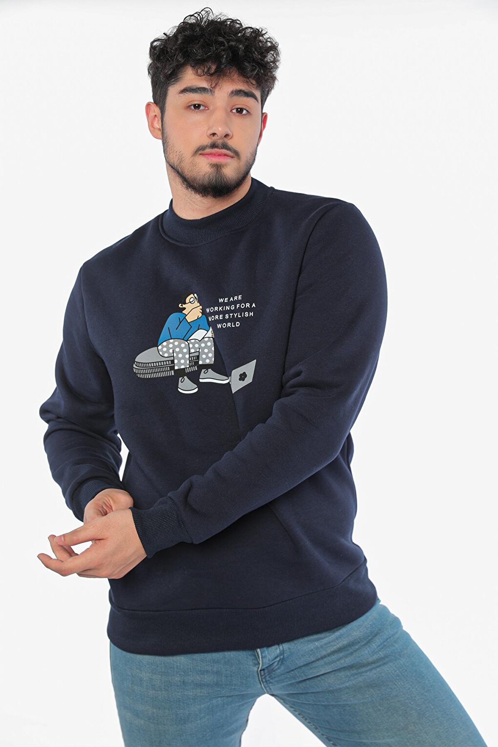 Men's Crew Neck Printed Three Thread Raised Sweatshirt