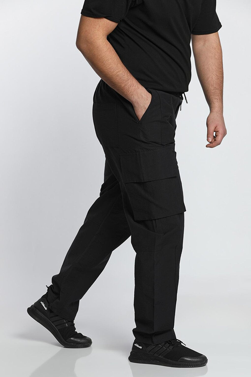 Men's Cargo Pocket Jogger Pants with Elastic Waist and Legs