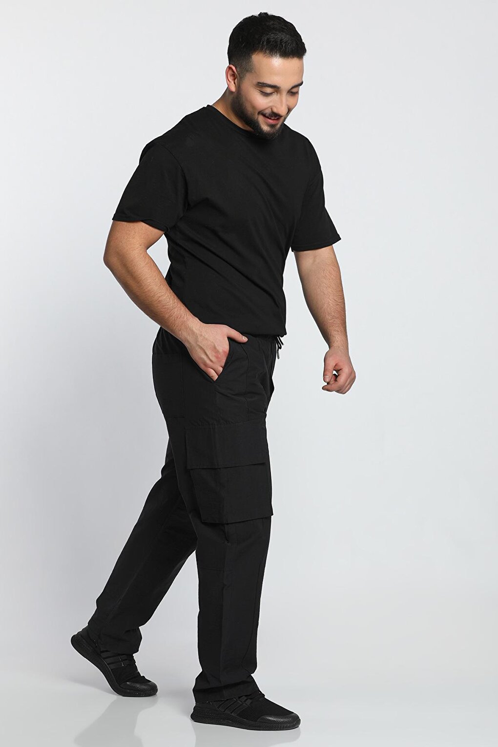 Men's Cargo Pocket Jogger Pants with Elastic Waist and Legs