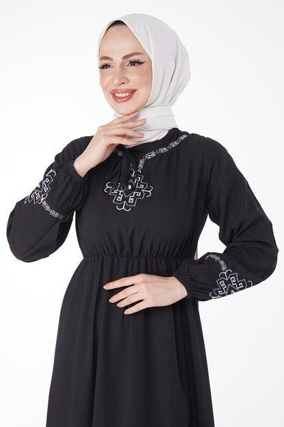 Straight Crew Neck Women's Black Long Sleeve Embroidered Dress - 13124