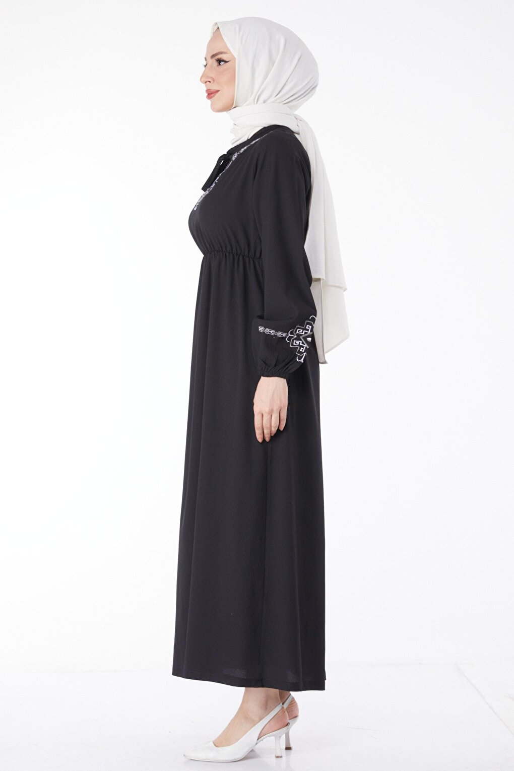 Straight Crew Neck Women's Black Long Sleeve Embroidered Dress - 13124