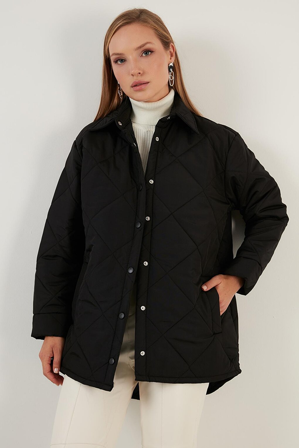 Oversize Pocketed Unlined Quilted Jacket 611MNT03