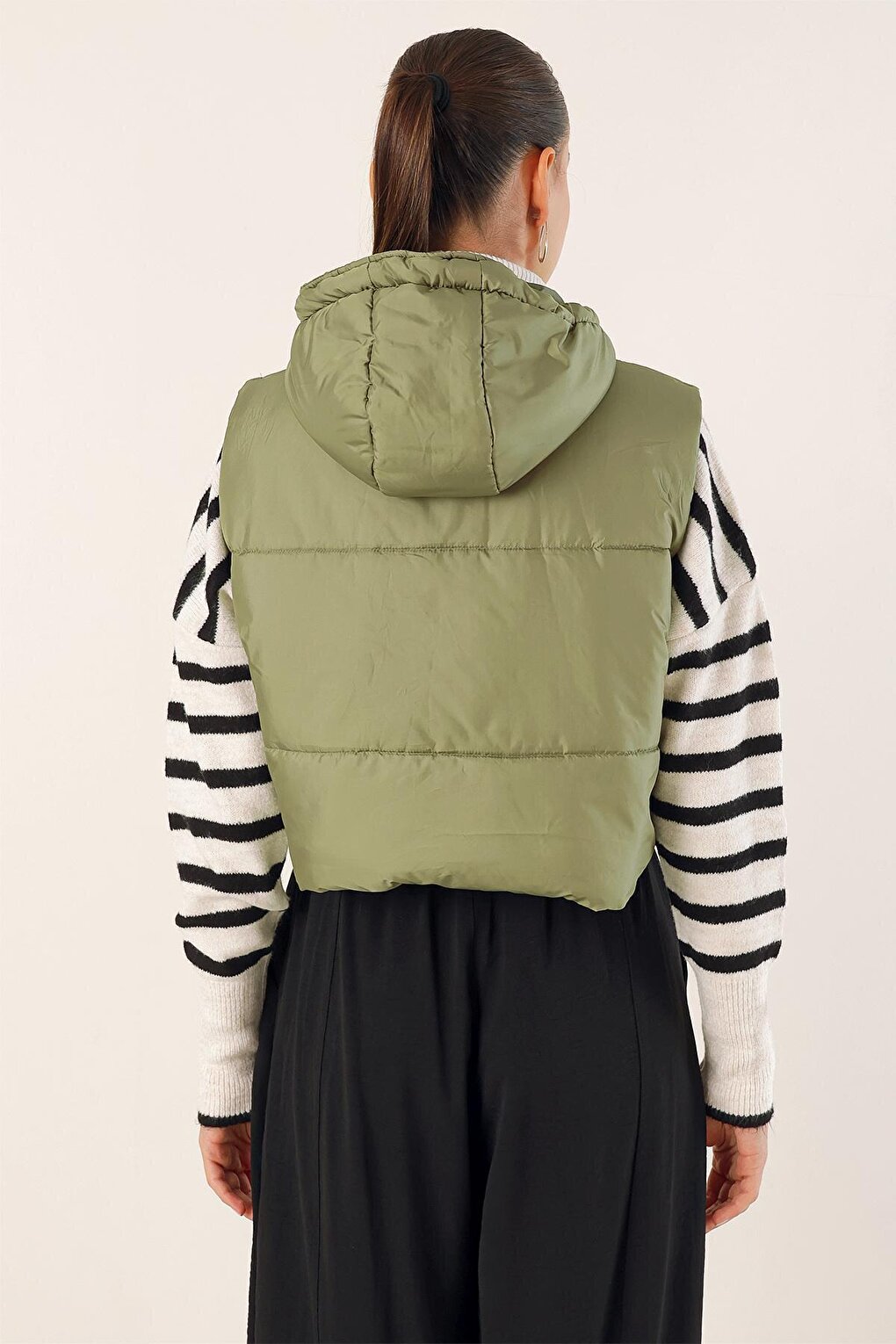 6789 Crop Puffer Vest - Khaki