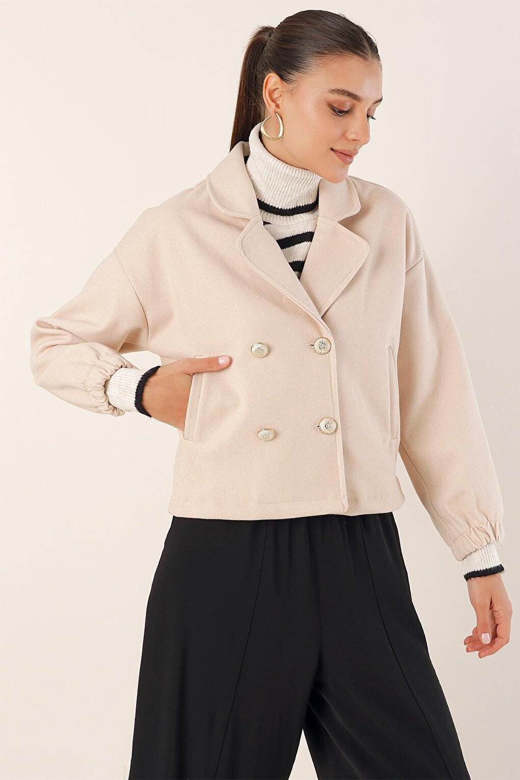 9117 Double Breasted Collar Crop Jacket - Beige