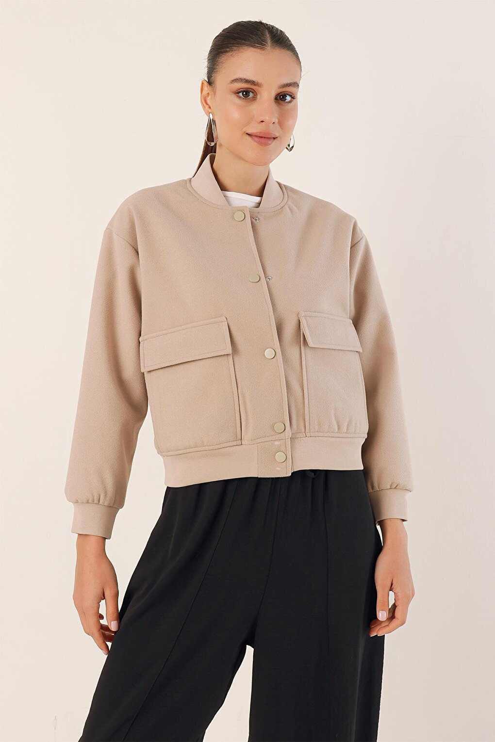 0688 Double Pocket Crop Jacket - Beige