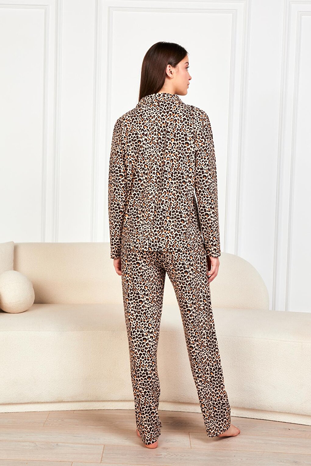 Women's Leopard Suede Buttoned Baby Collar Long Sleeve Long Bottom Pajama Set