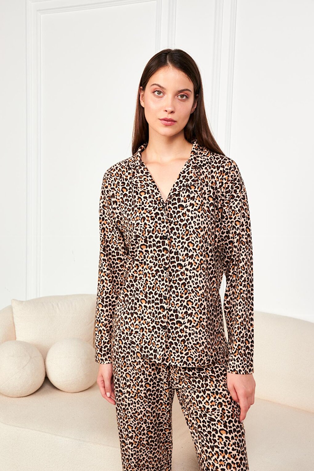 Women's Leopard Suede Buttoned Baby Collar Long Sleeve Long Bottom Pajama Set