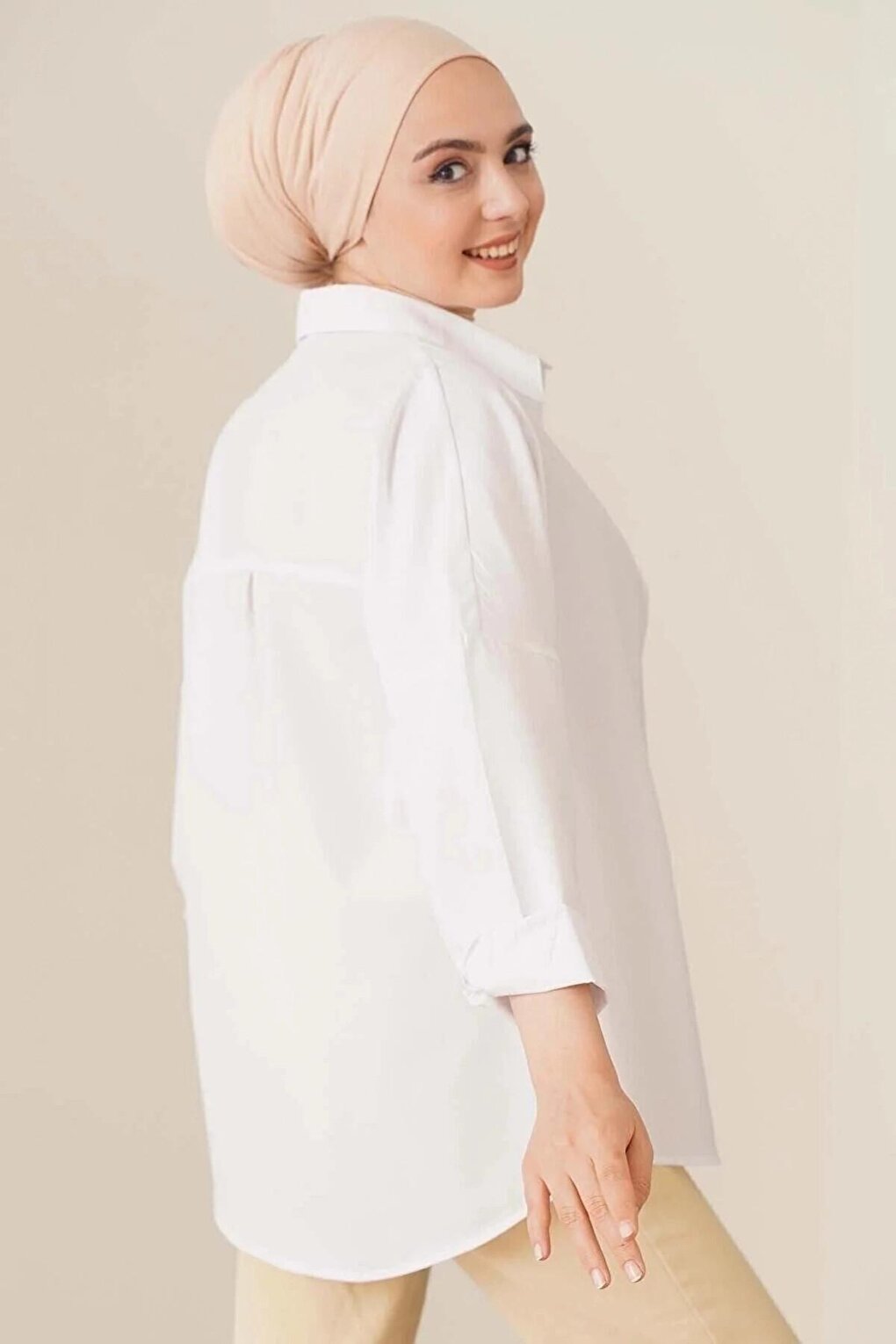 Women's Hijab White Wide Fit Long Basic Shirt HZL24W-BD139001