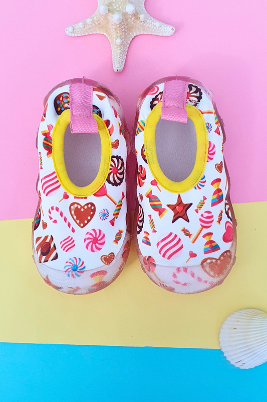 Candy Patterned White Girl's Anti-Slip Sole Sea Shoes-F-7021