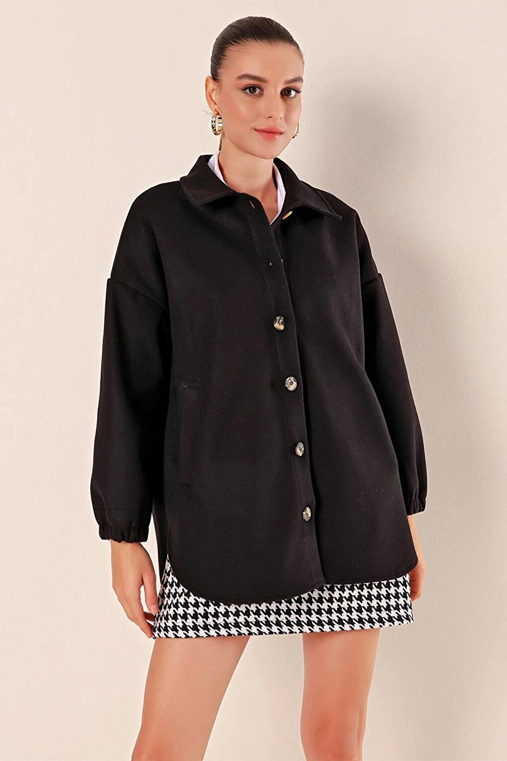 Women's Black Pocket Button Closure Wide Fit Jacket HZL23W-BD106741