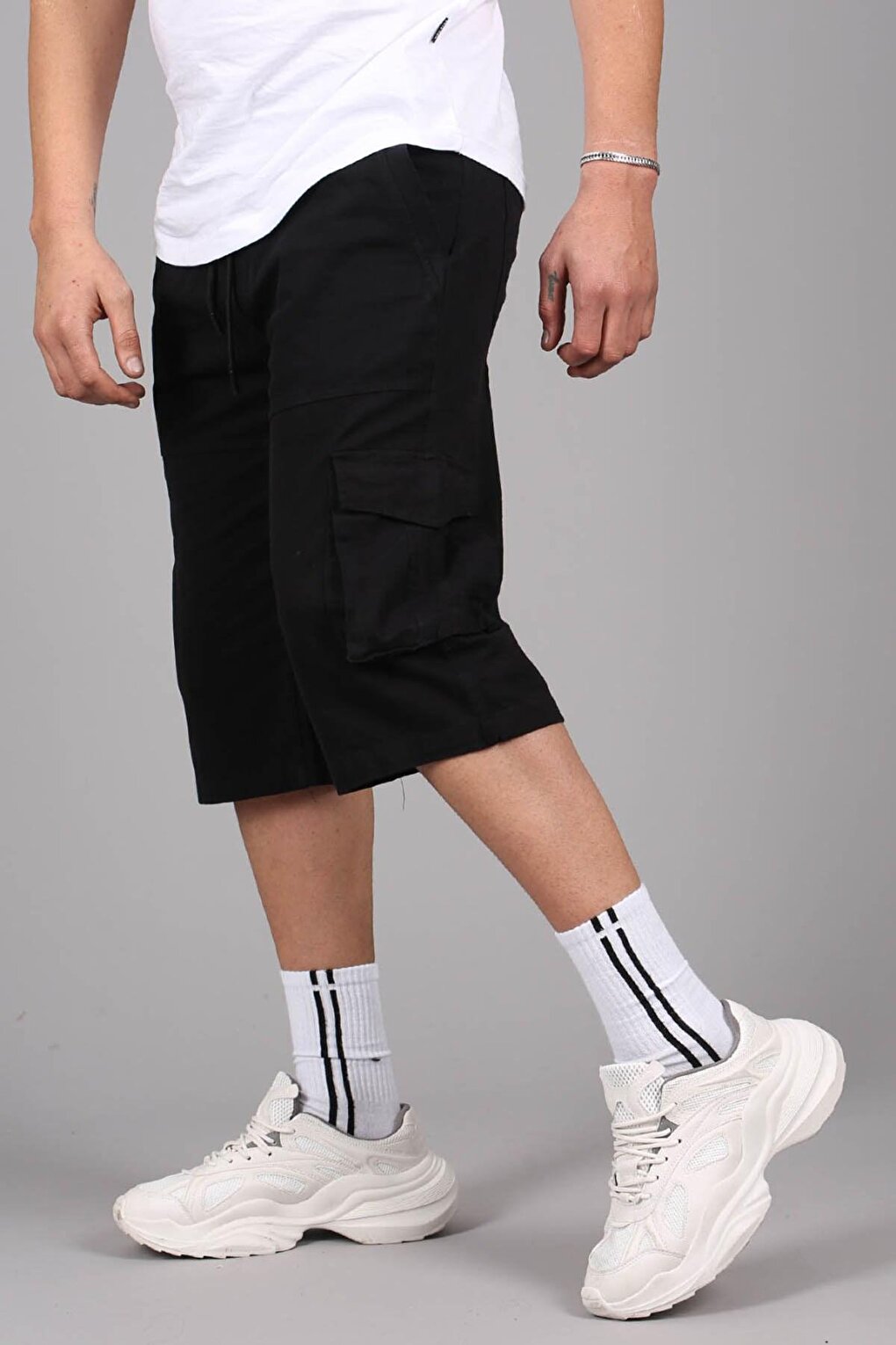 Black Gabardine Cargo Pocket Men's Capri Shorts 5754