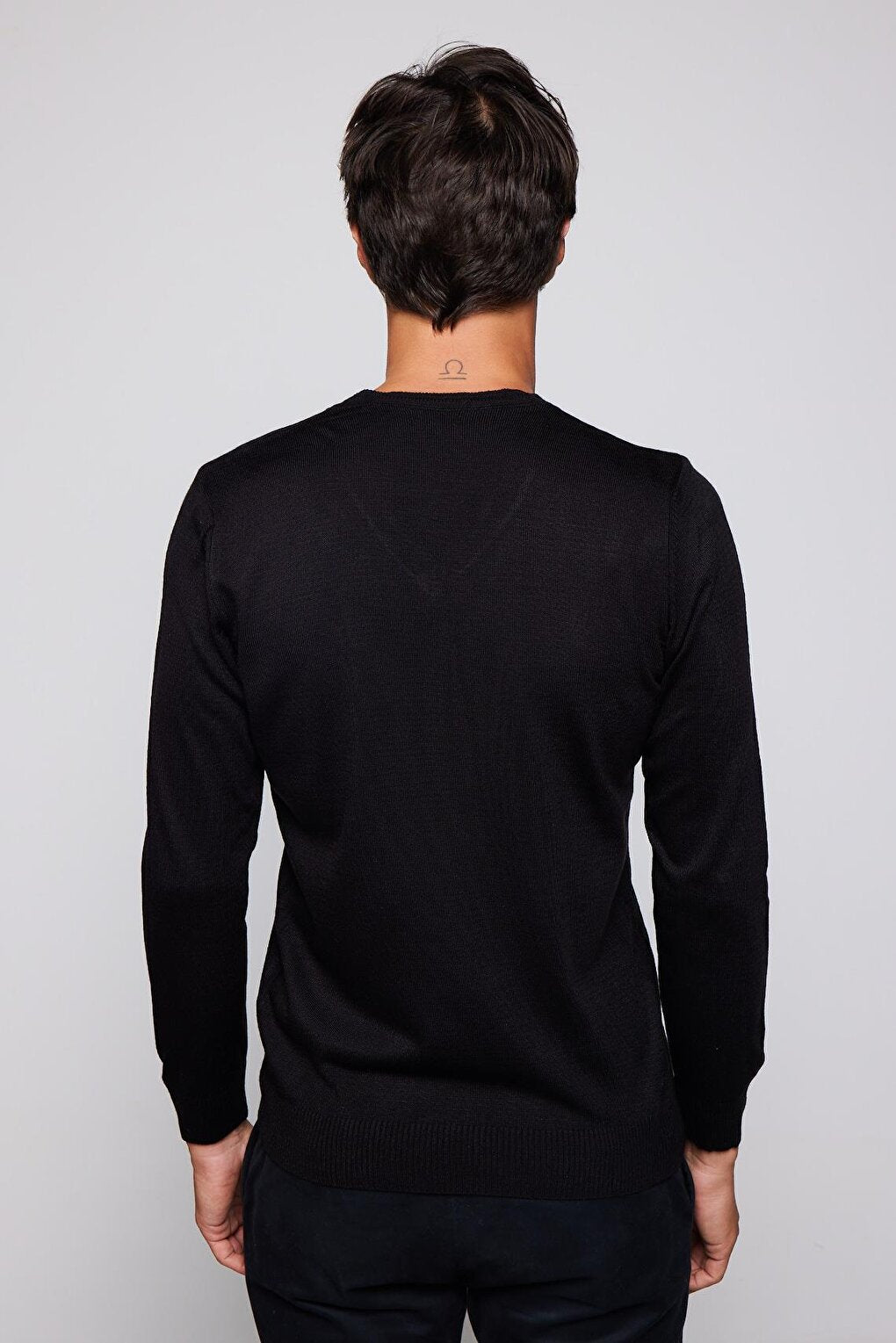 Men's Slim Fit Narrow Cut V-Neck Soft Textured Black Sweater