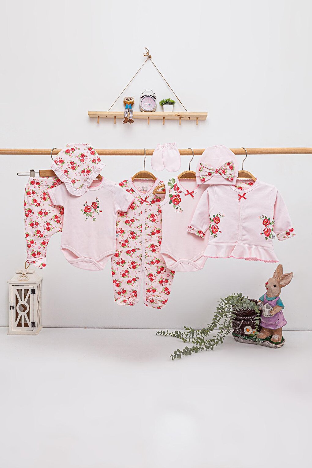 Pink Floral Patterned 8-Piece Baby Hospital Discharge Set 16855