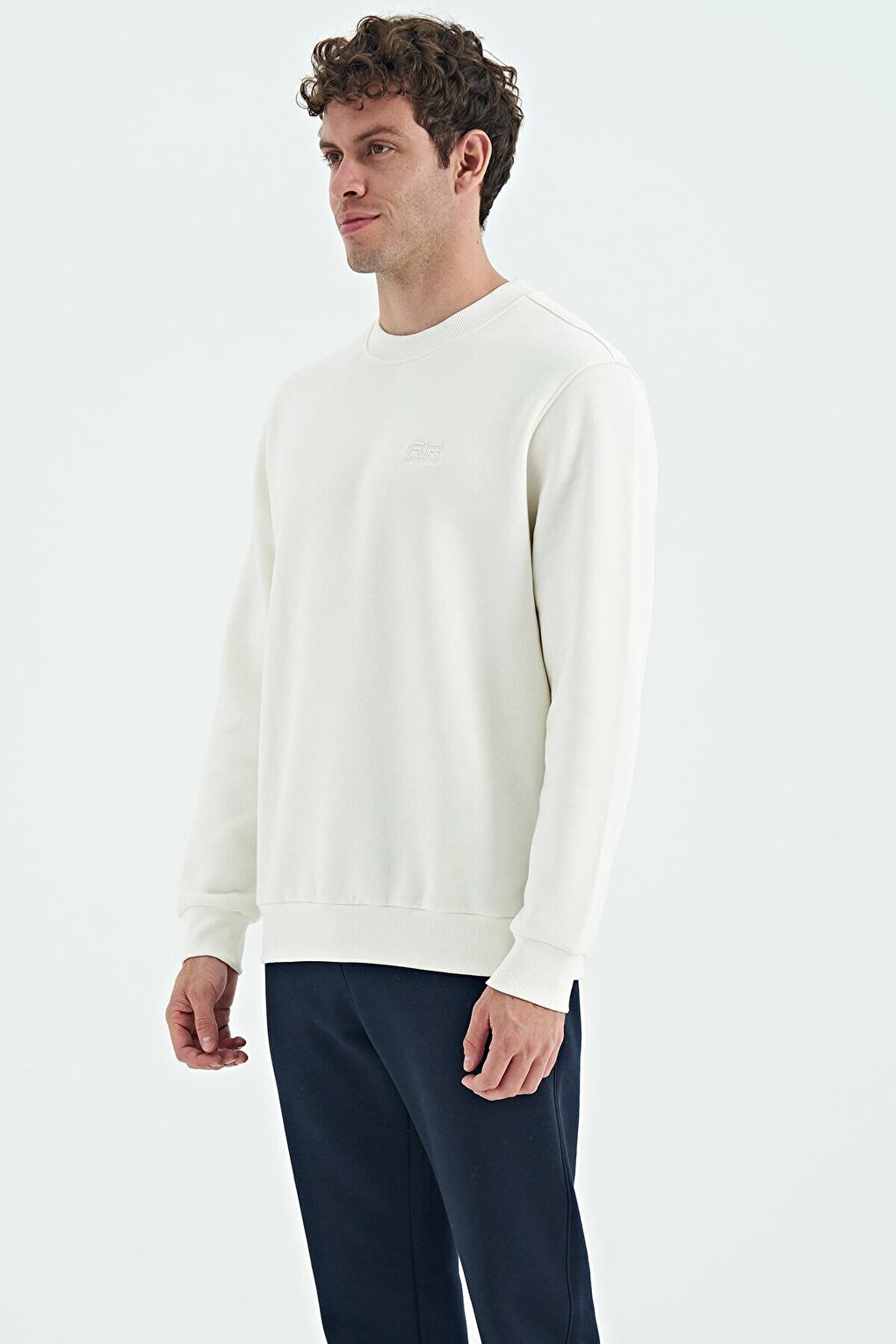 Omar Ecru Crew Neck Basic Men's Sweatshirt - 88137