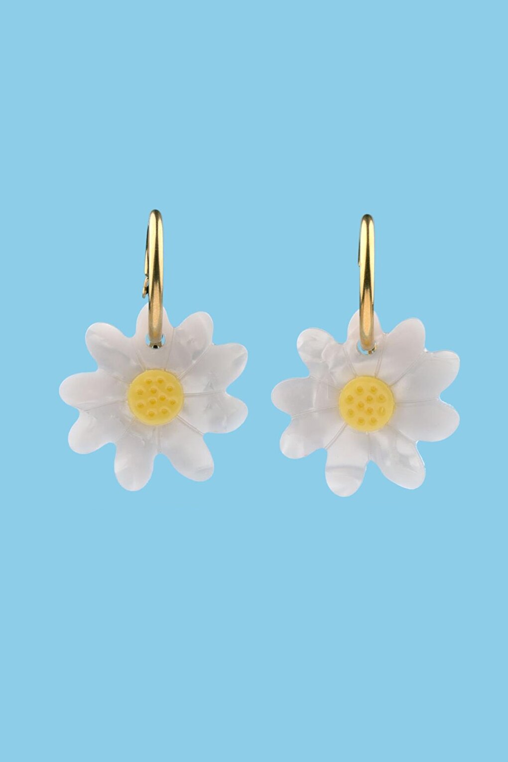 White Daisy Design Acetate Dangle Hoop Earrings