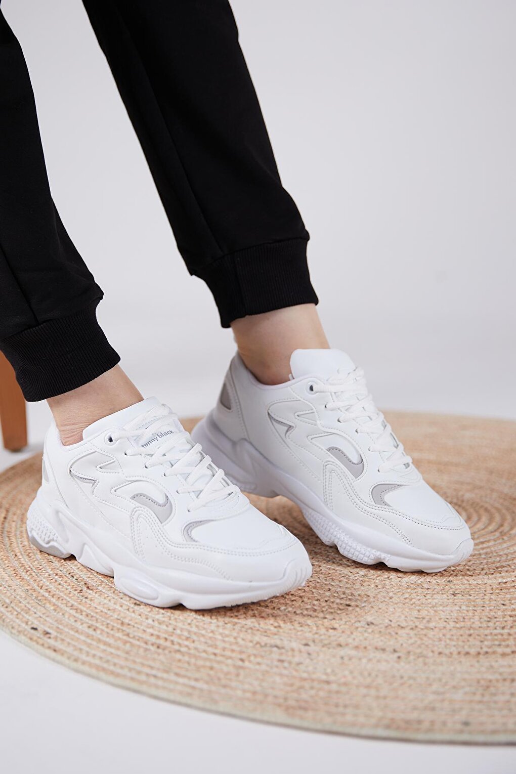 Unisex White Sneakers Tb251