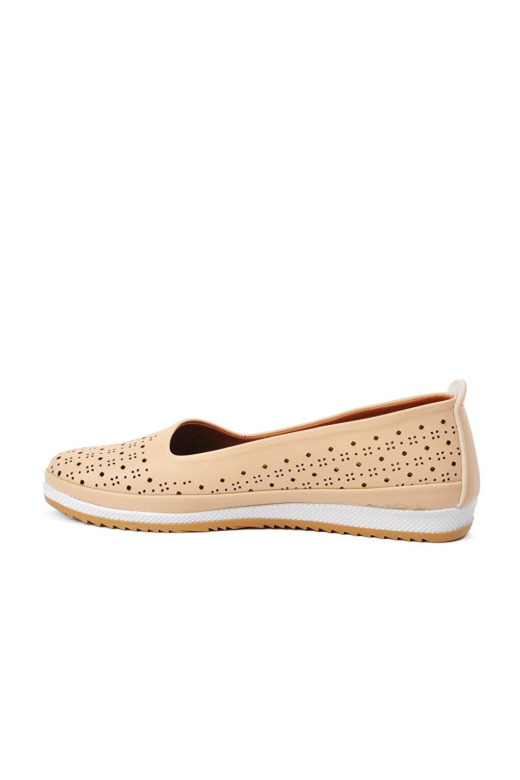 06 Nut Women's Perforated Casual Shoes