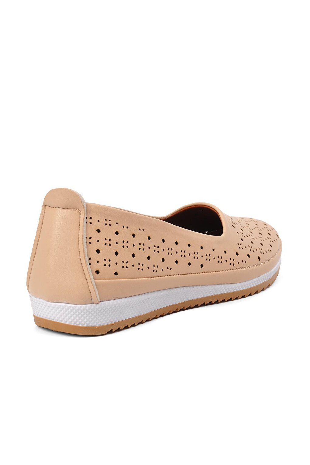 06 Nut Women's Perforated Casual Shoes