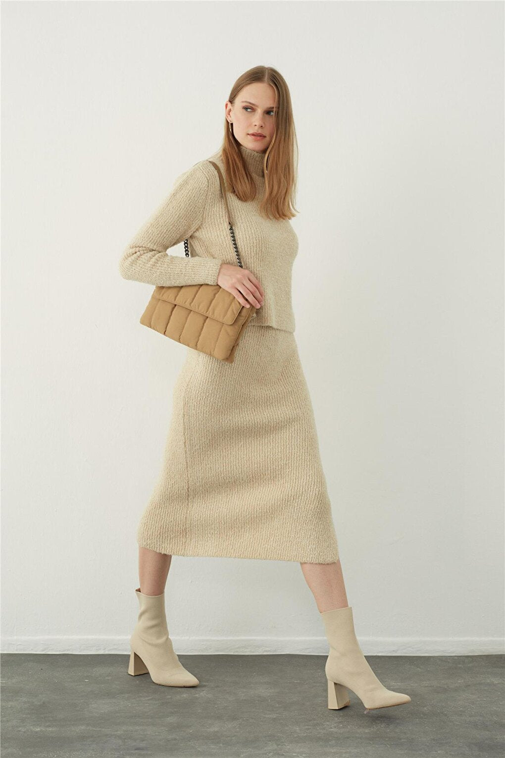 Beige Soft Textured Slit Midi Knitwear Skirt