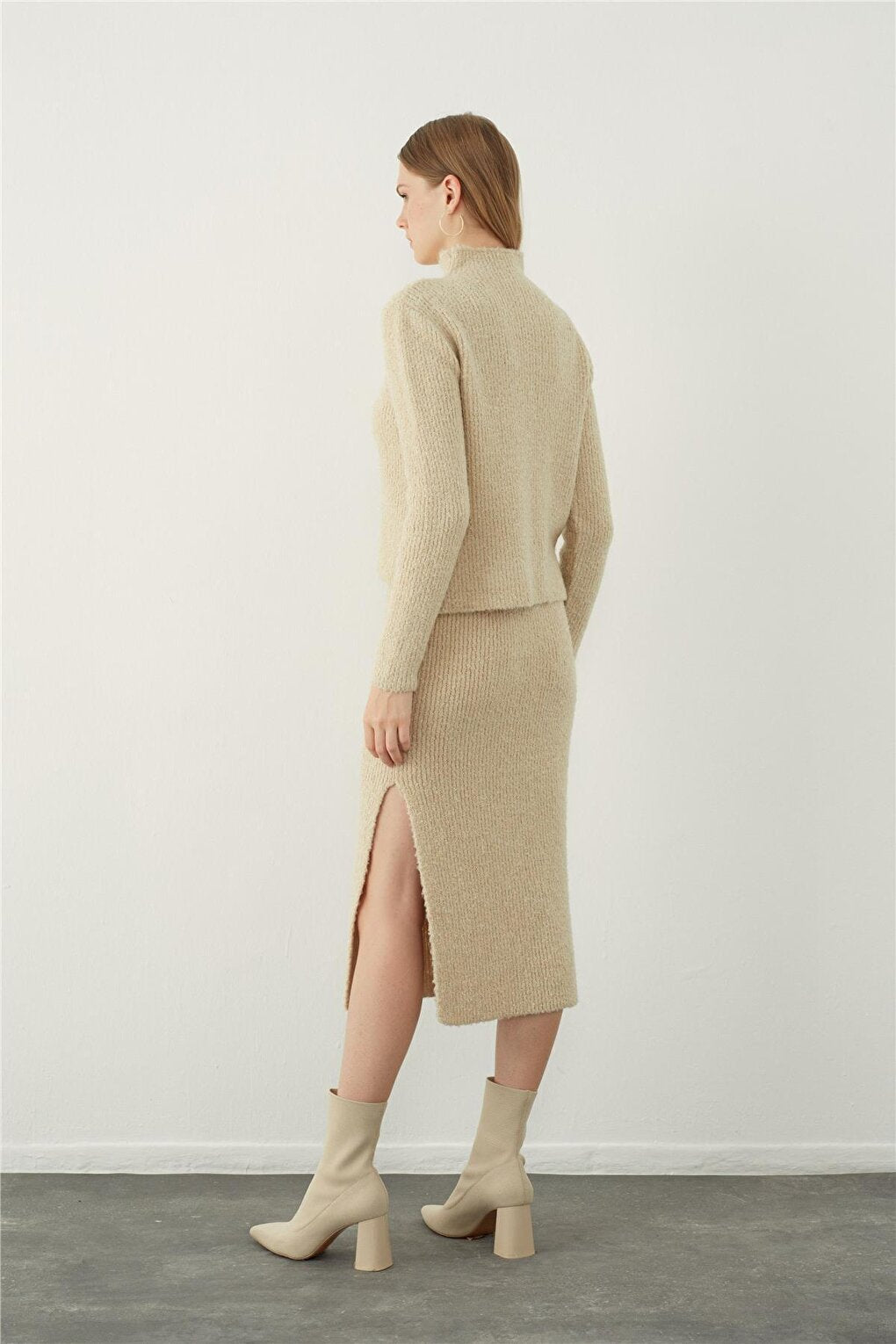 Beige Soft Textured Slit Midi Knitwear Skirt