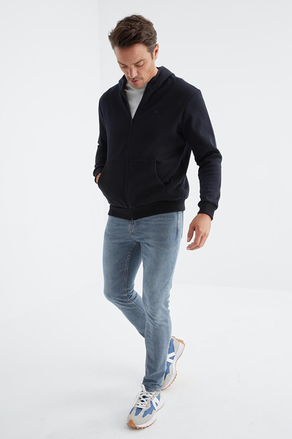 Navy Blue Basic Hooded Comfortable Form Embroidery Detailed Zippered Men's Sweatshirt - 88035