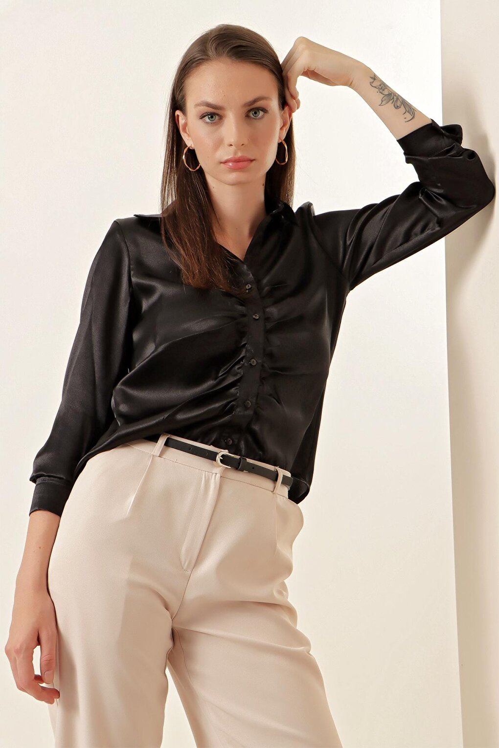 20112 Gathered Satin Shirt - Black