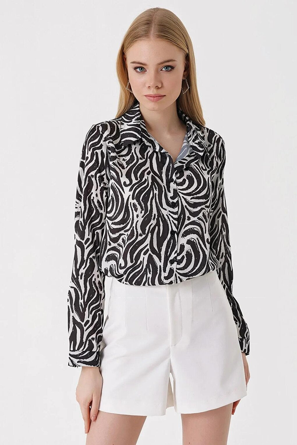 Women's Black and White Graffiti Patterned Fit Viscose Shirt HZL23W-BD137851