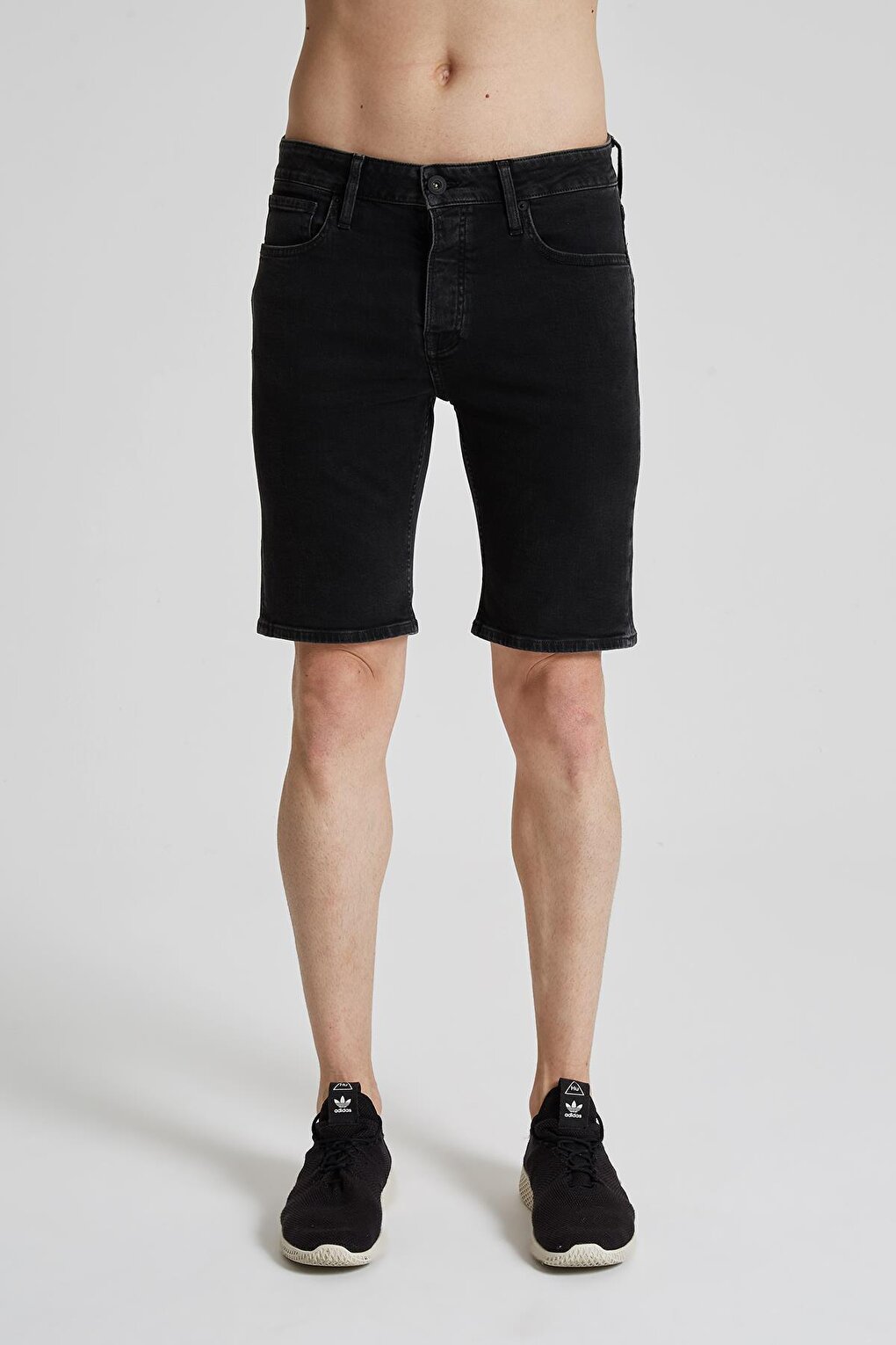 Black Men's Slim Fit Jean Shorts E 4404-005