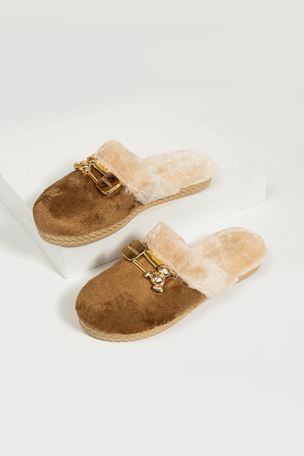 Fur Inside Silent Sole Buckle Detailed Women's Home Slippers P01-10-23