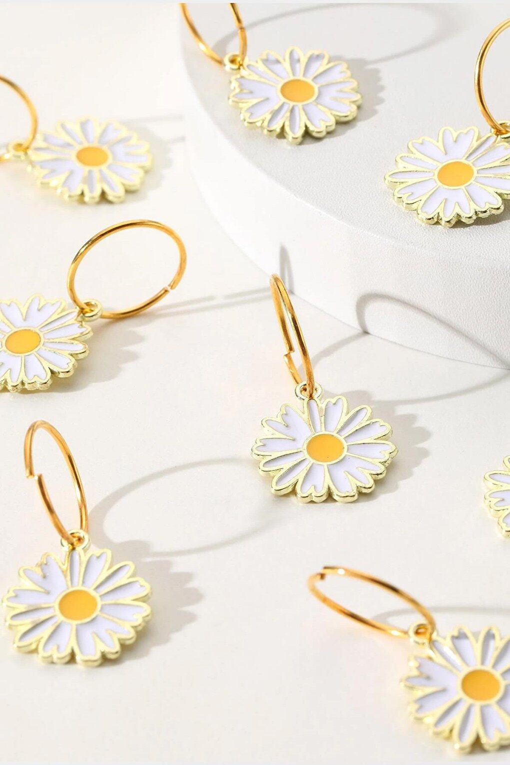 Set of 10 Hair Earrings with Daisy Figure