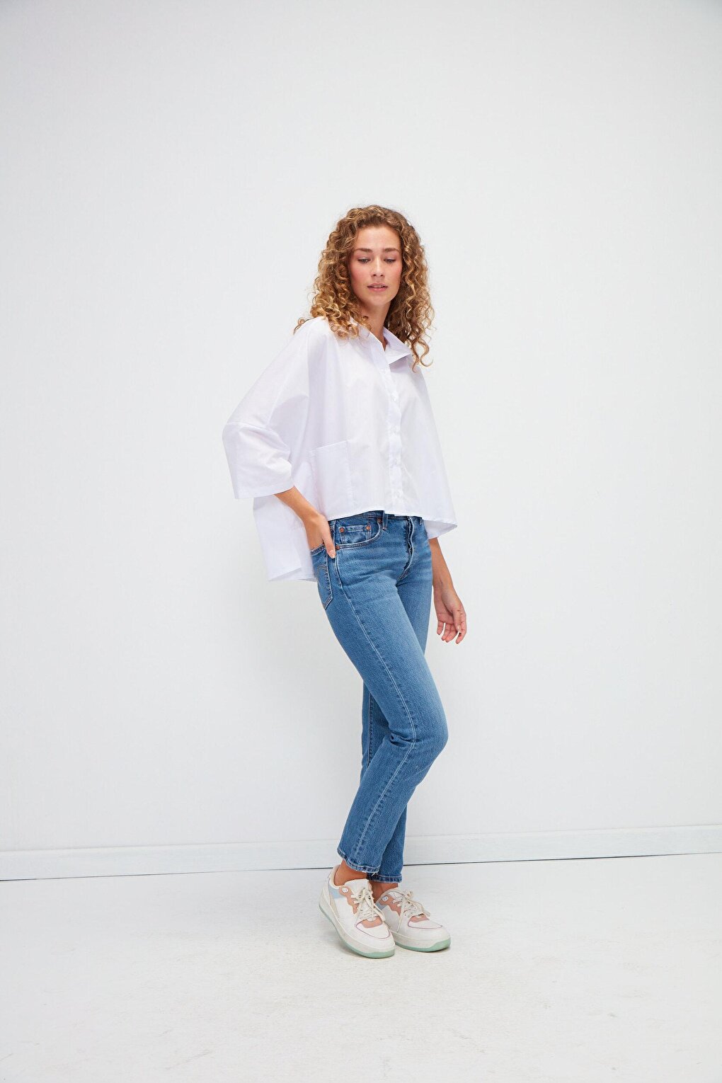 Asymmetric Cut Poplin Short Sleeve Shirt with Straight Pockets