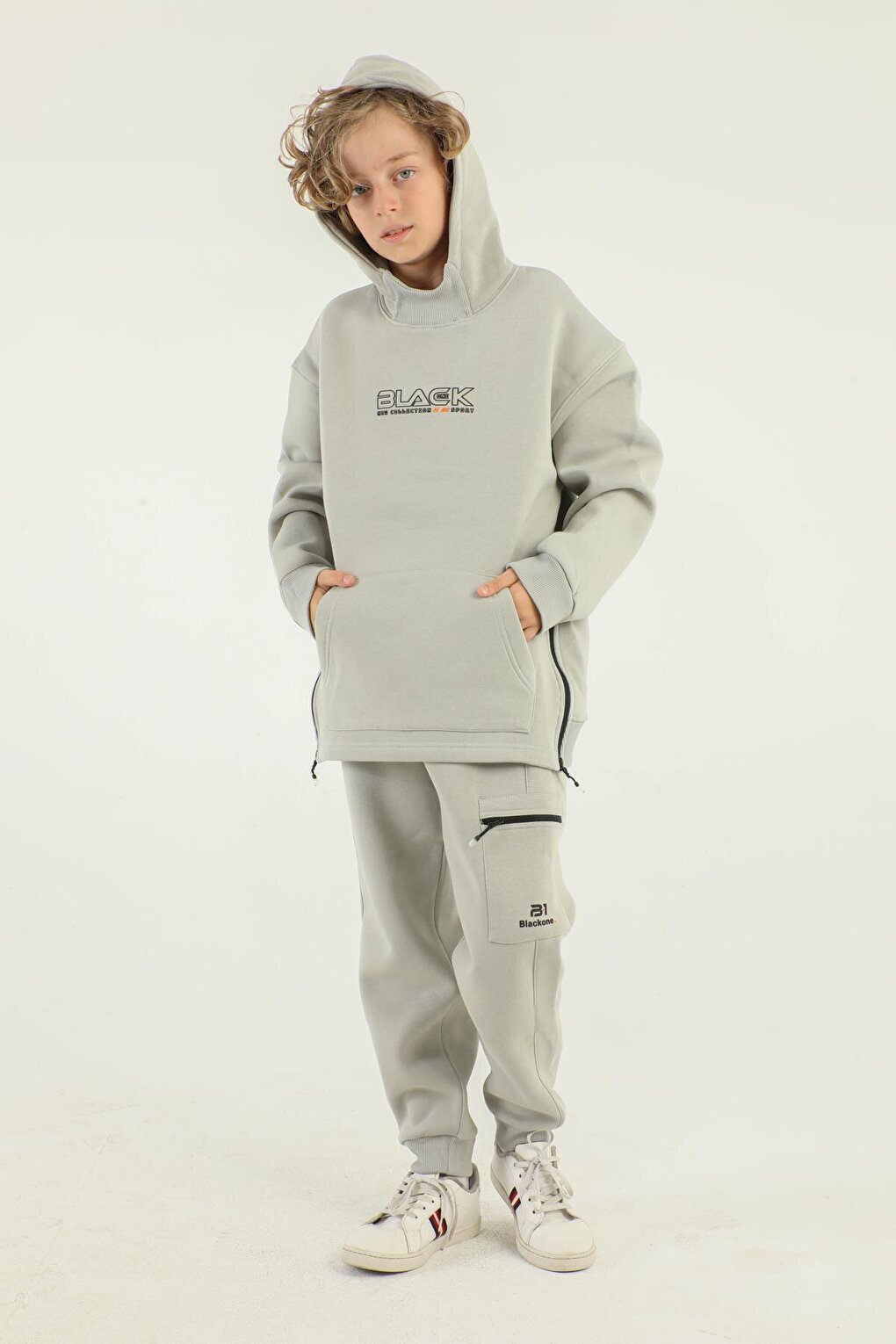 Thick Boys Tracksuit Set with Hooded Cargo Pocket and Side Zipper Detail