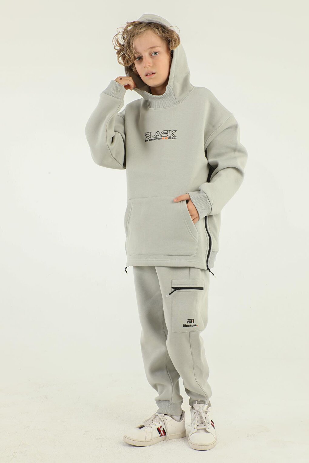 Thick Boys Tracksuit Set with Hooded Cargo Pocket and Side Zipper Detail