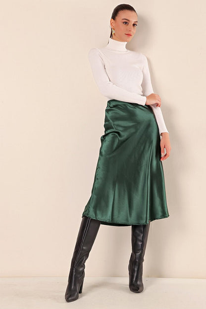 15806 Satin Skirt - Emerald Green