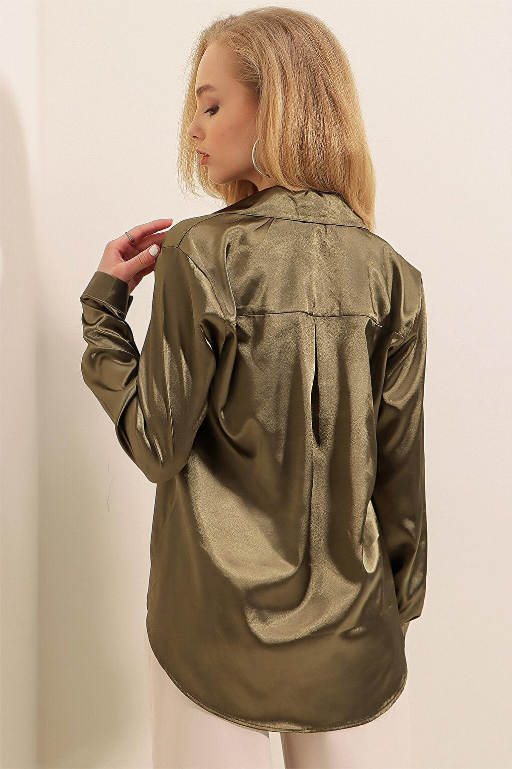 3964 Lightly Flowing Satin Shirt - Khaki