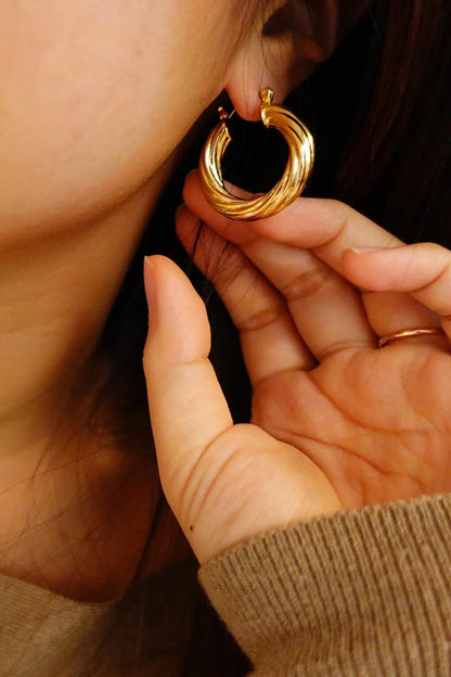 Minimalist Twisted Hoop Earrings 3.5 cm