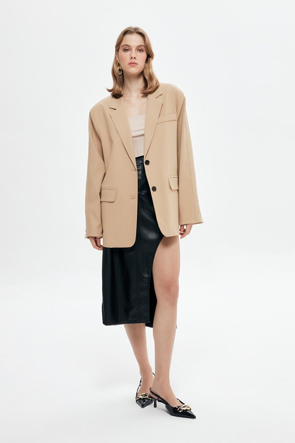 Low-cut Back Detailed Blazer Jacket Beige