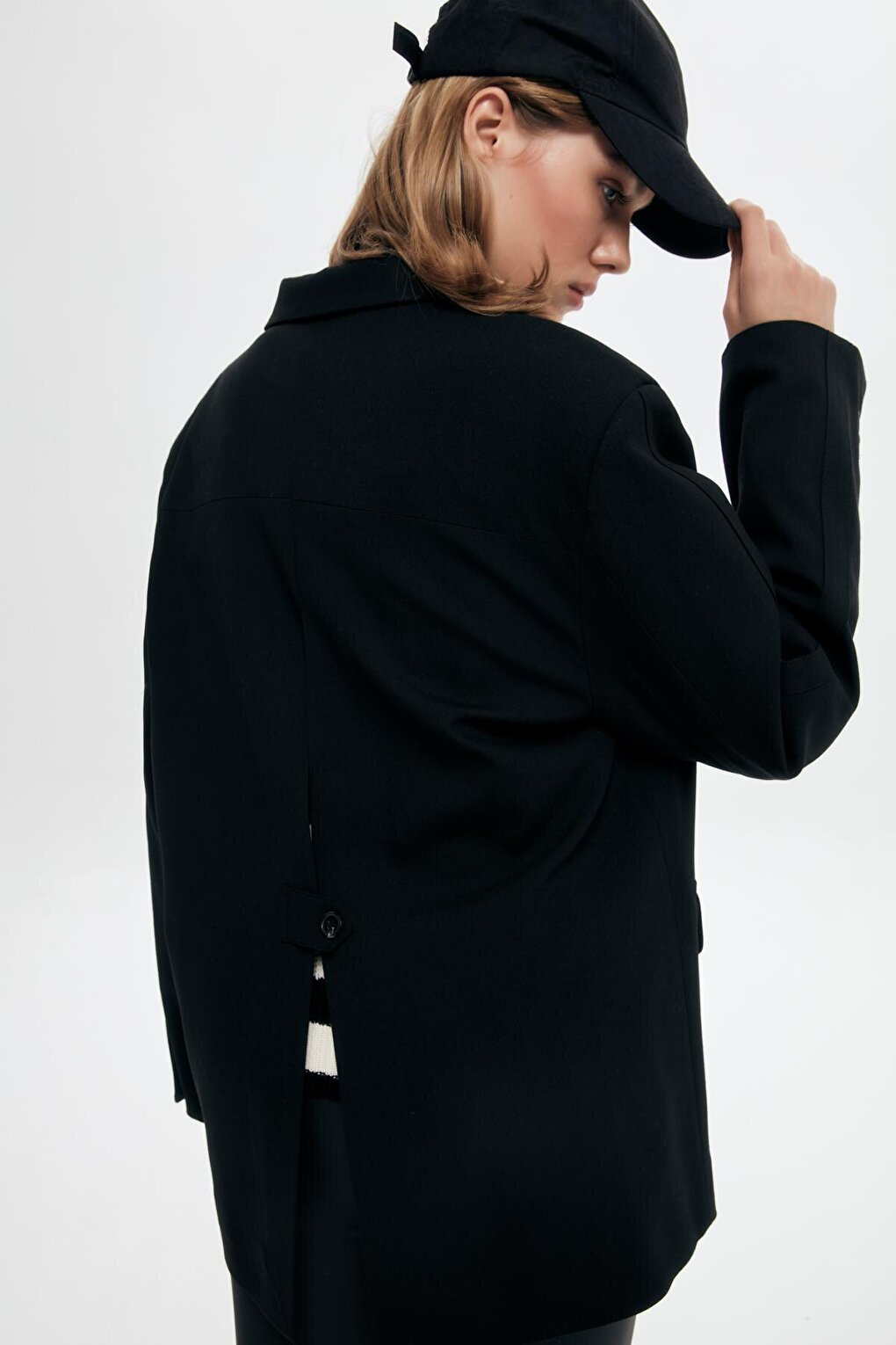 Low-cut Back Detailed Blazer Jacket Black