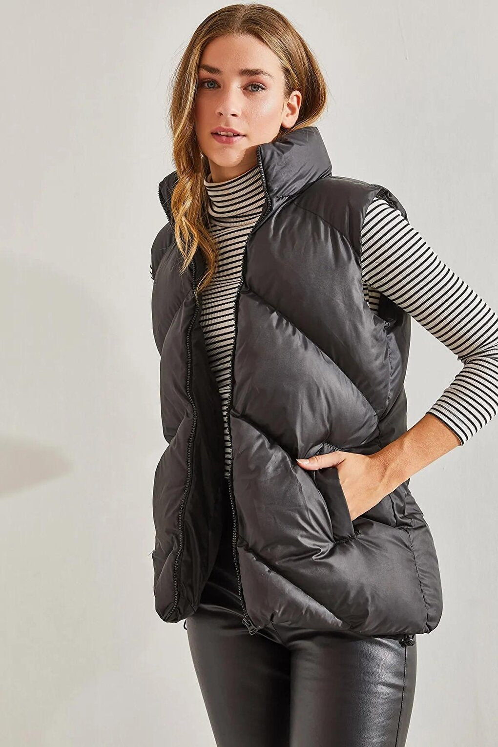 Women's Judge Collar Puffer Vest