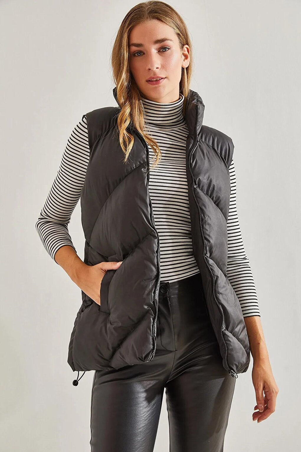 Women's Judge Collar Puffer Vest