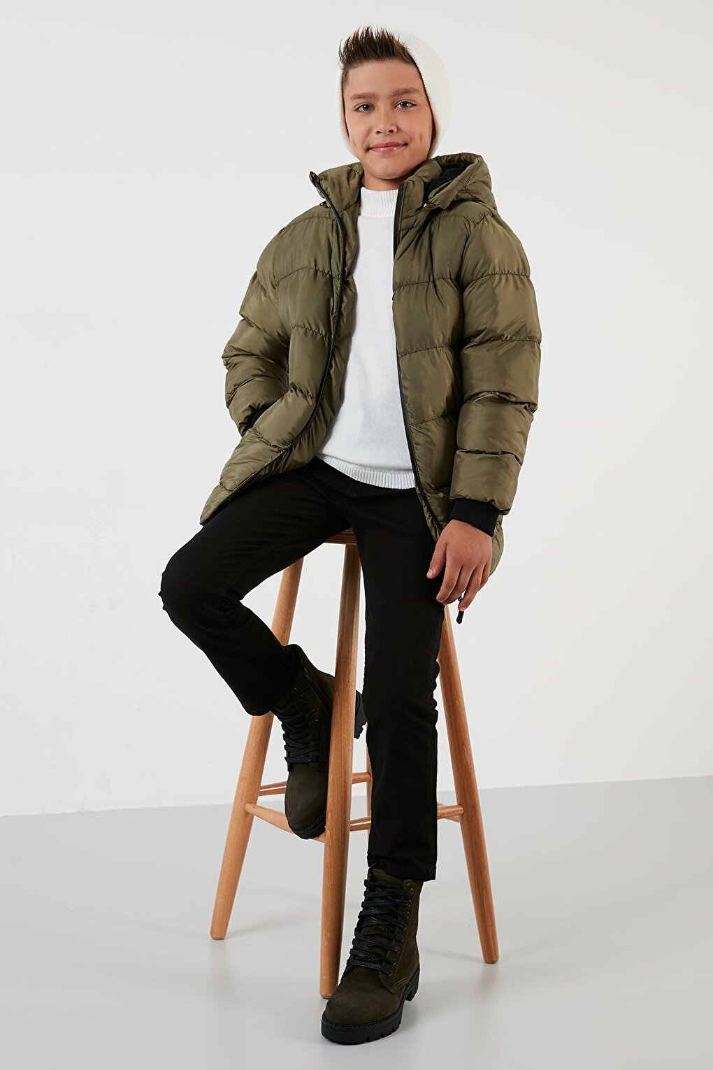 Removable Hooded Puffer Jacket with Plush Lining 576220K