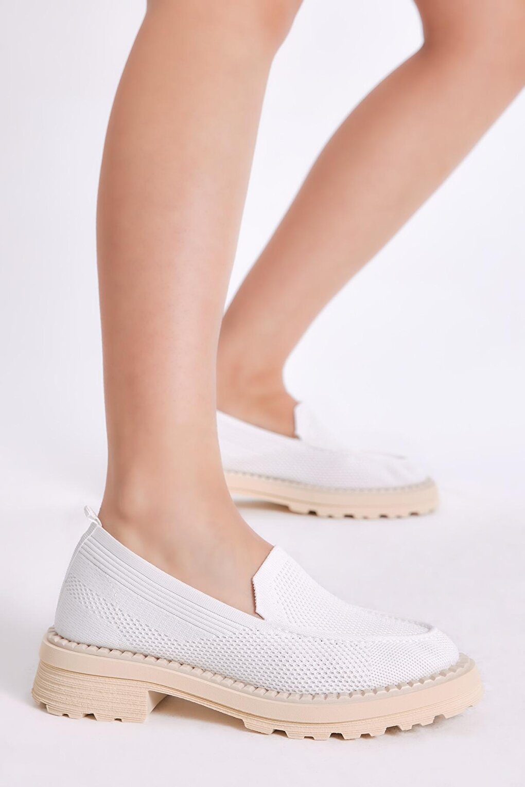 Women's White Comfortable Fit Tricot Sneaker