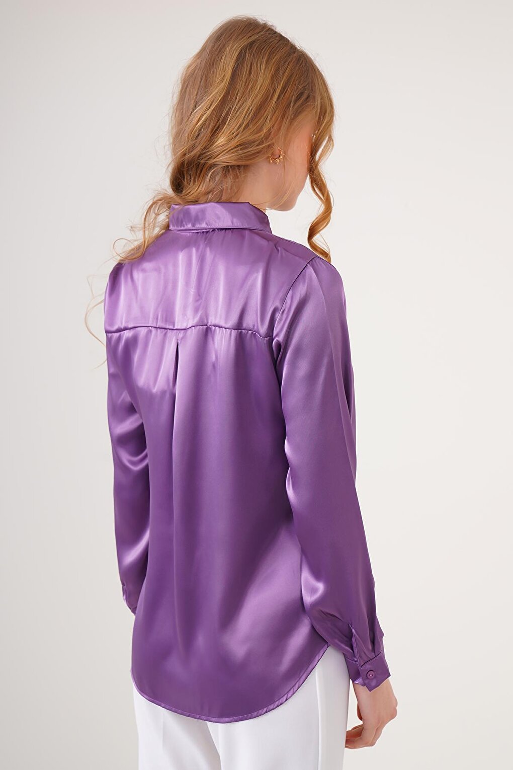 3964 Lightly Flowing Satin Shirt - Purple