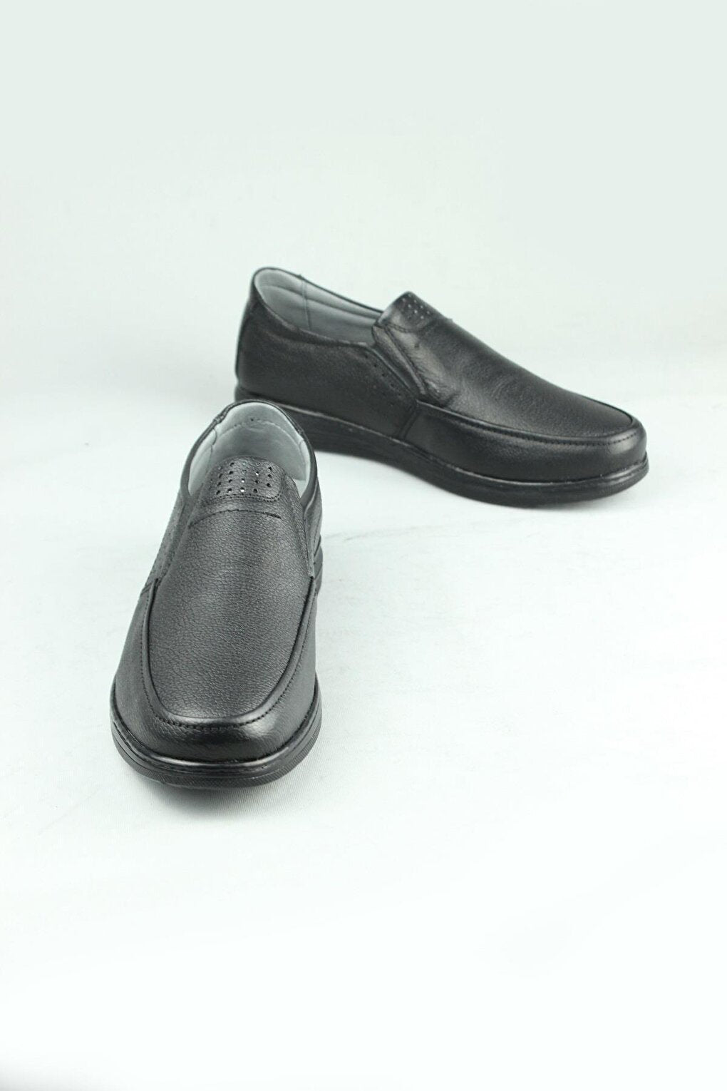 0530 Genuine Leather Comfortable Lightweight Gel Sole Casual Shoes Men