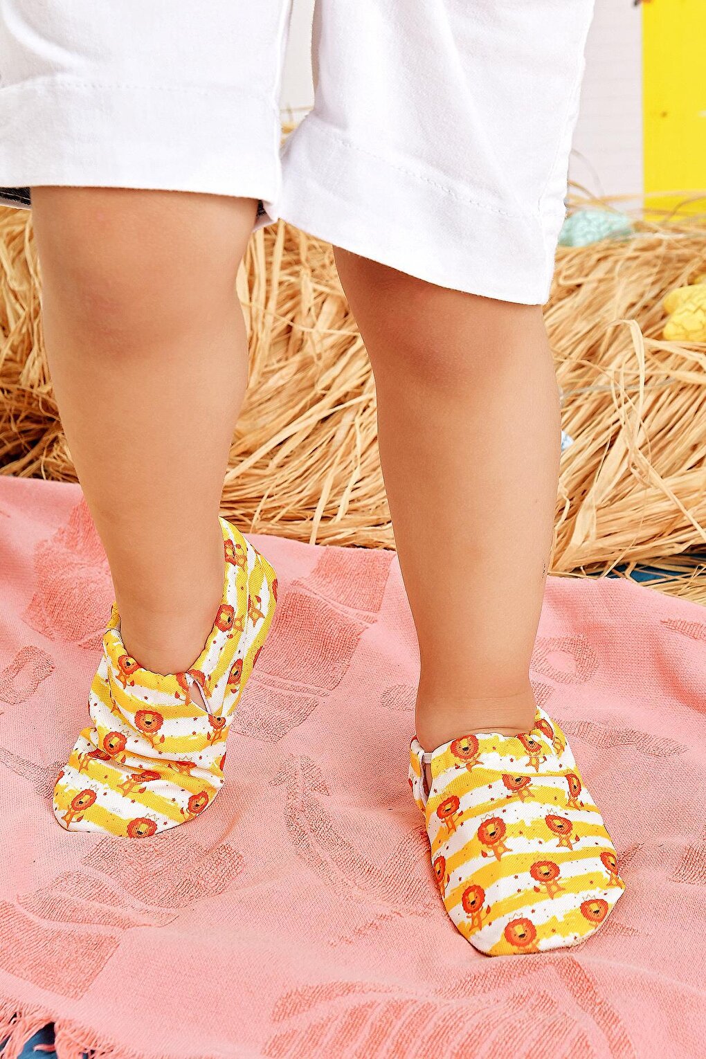 Leon Patterned Anti-Slip Sole Baby Summer Booties