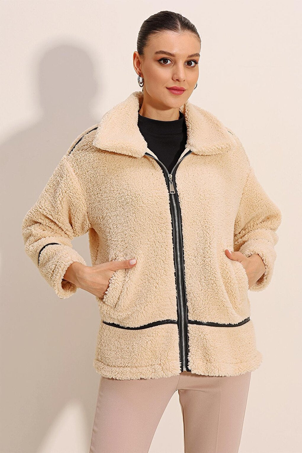 5173 Lined Plush Jacket - Beige